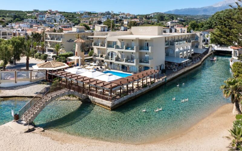 Kalives Beach House & Studio