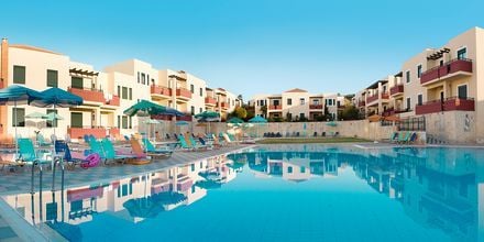 Poolen på hotel Kambos Village G D'S Hotels på Kreta, Grækenland.