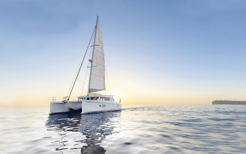 Katamarancruise ved solnedgang