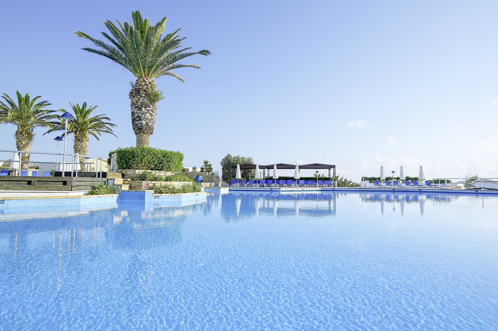 Poolområde ved Aldemar Knossos Royal i Hersonissos, Kreta.