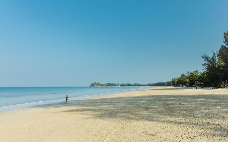 Klong Dao Beach på Koh Lanta, Thailand