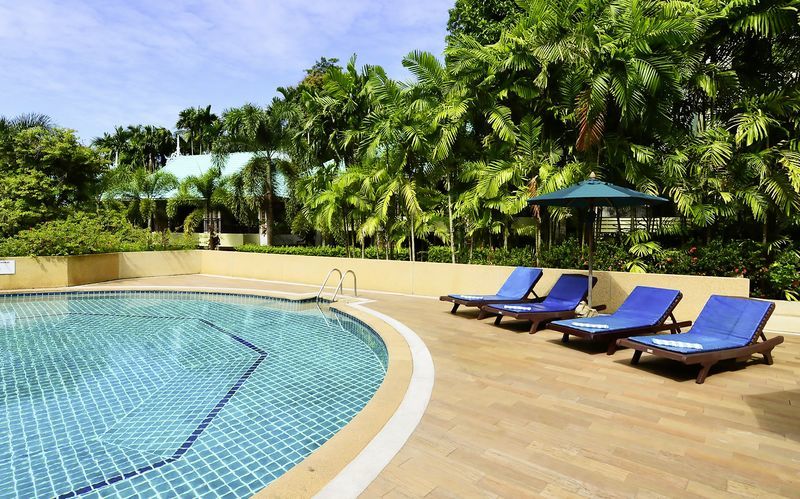 Poolområde på Krabi Tipa Resort i Ao Nang i Thailand.