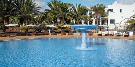 Poolområde på Hotel Las Marismas på Fuerteventura, De Kanariske Øer, Spanien.