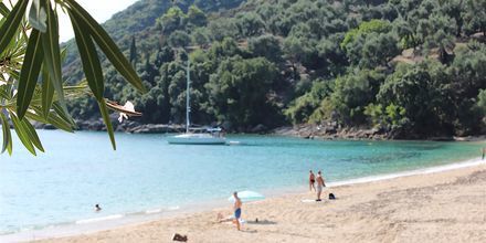 Stranden ved Hotel Lichnos Bay Village på Parga, Grækenland.