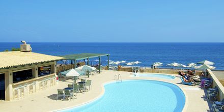 Poolområde på Hotel Lissos på Kreta, Grækenland.