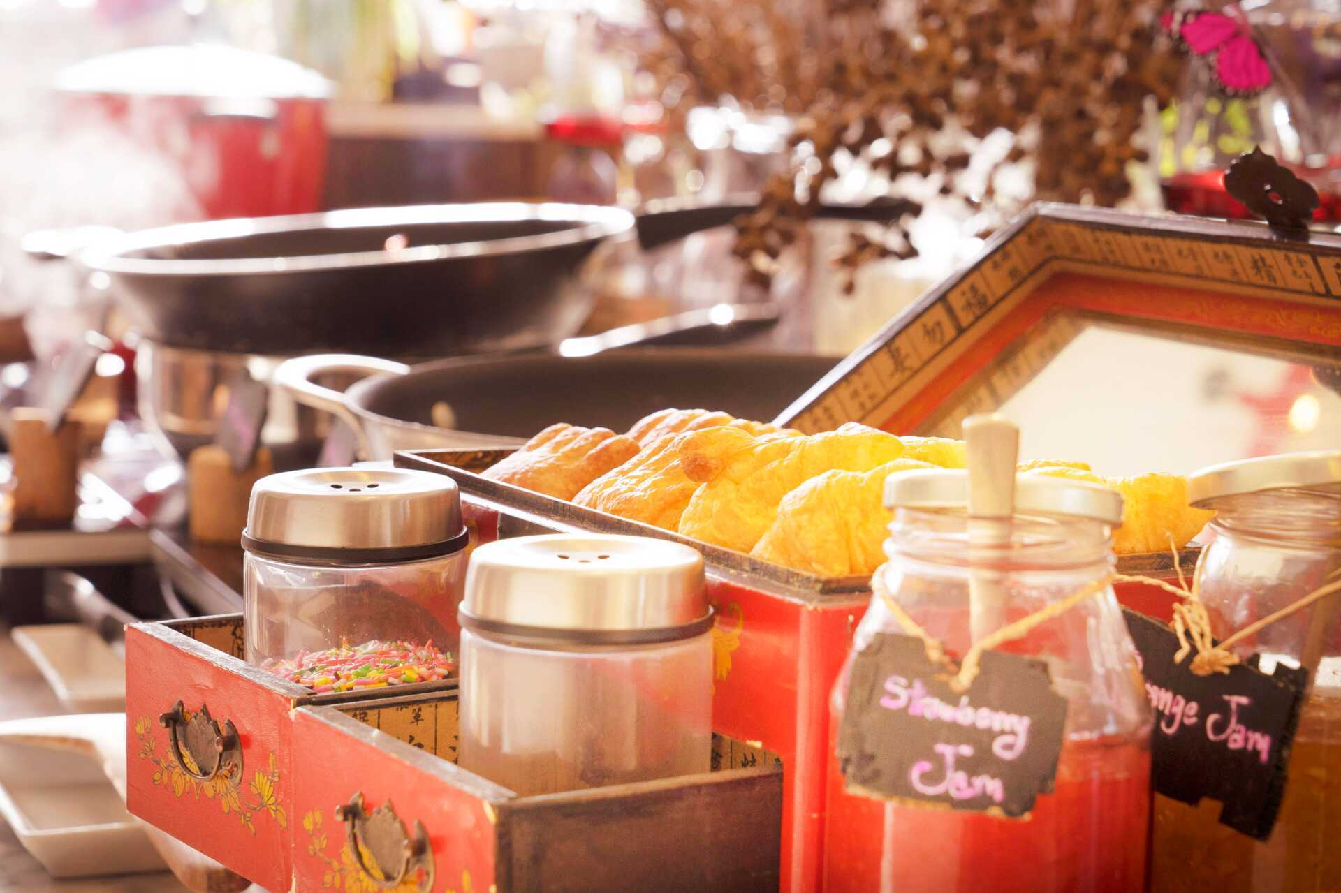 Morgenbuffet på hotel Loligo Resort Hua Hin i Thailand.