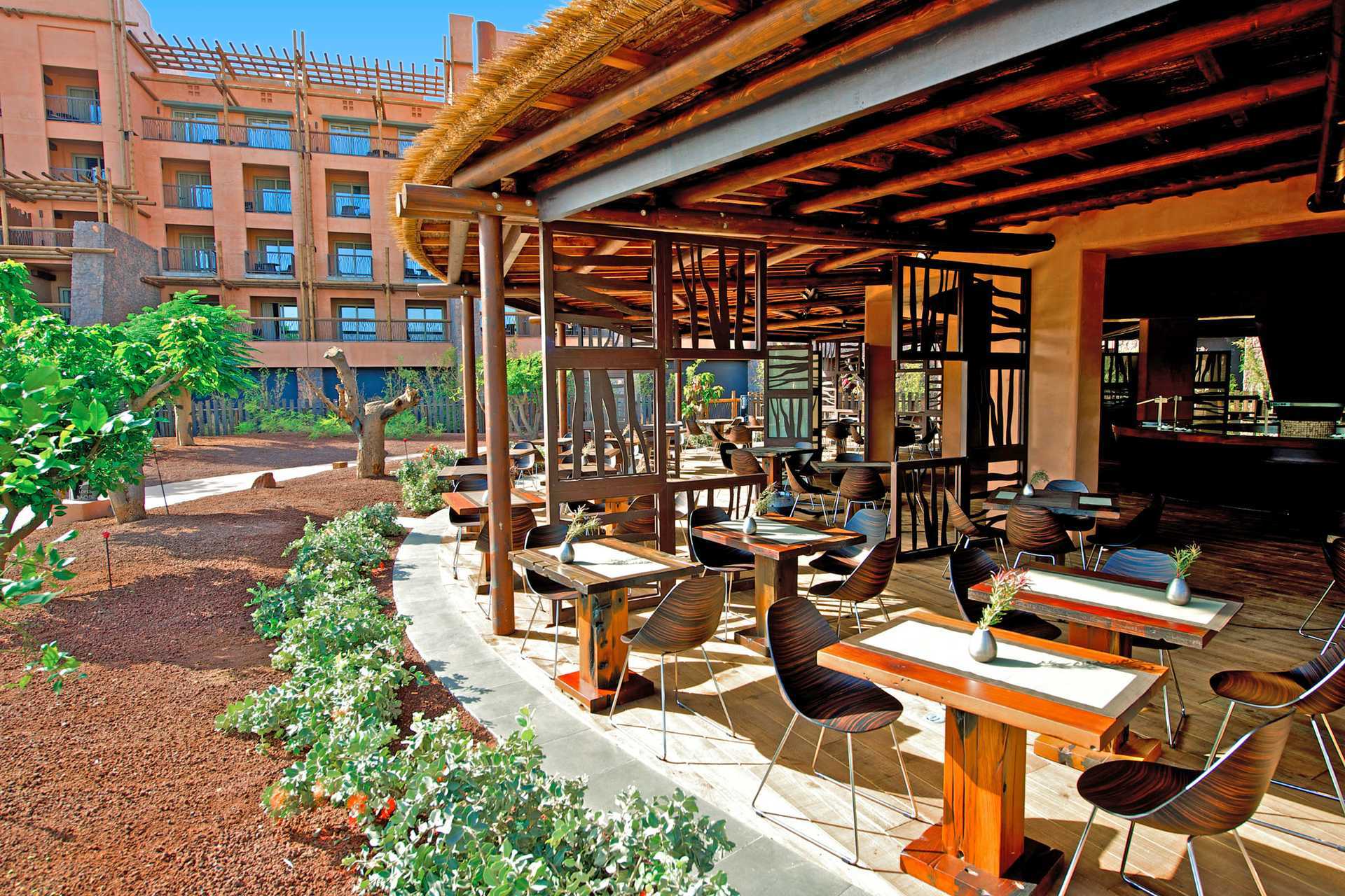 Den udendørs Marula-buffetrestaurant på Lopesan Baobab Resort i Meloneras, Gran Canaria.