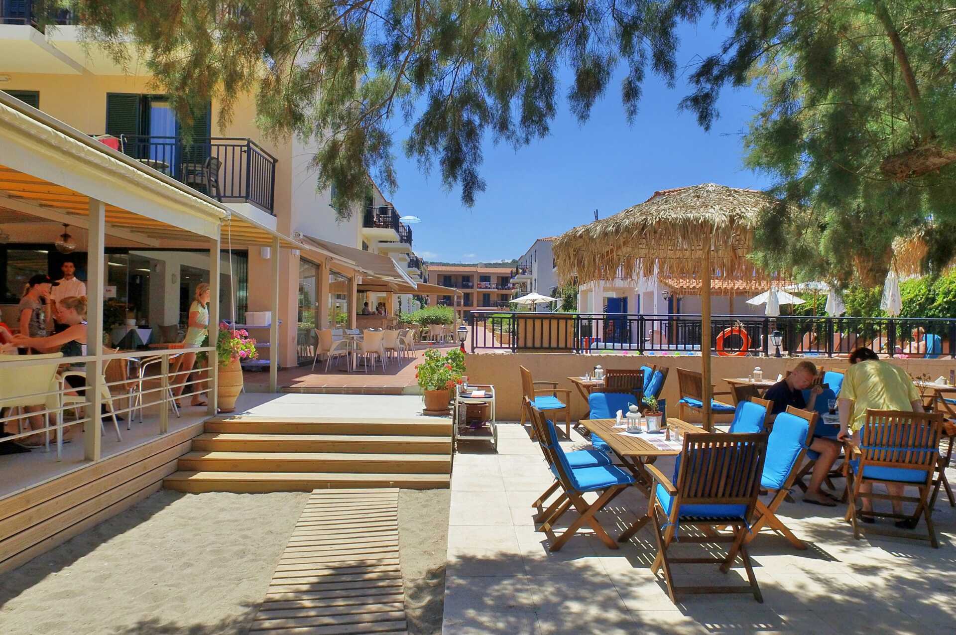 Restaurant på Margarita Beach Resort G D's Hotels på Kreta, Grækenland.
