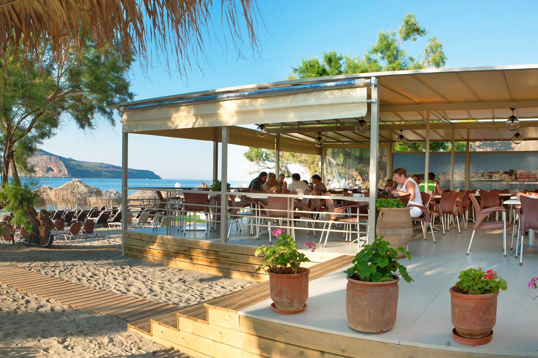 Restaurant på Margarita Beach Resort G D's Hotels på Kreta, Grækenland.