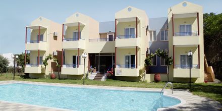 Poolområdet på Hotel Marva i Rethymnon på Kreta.