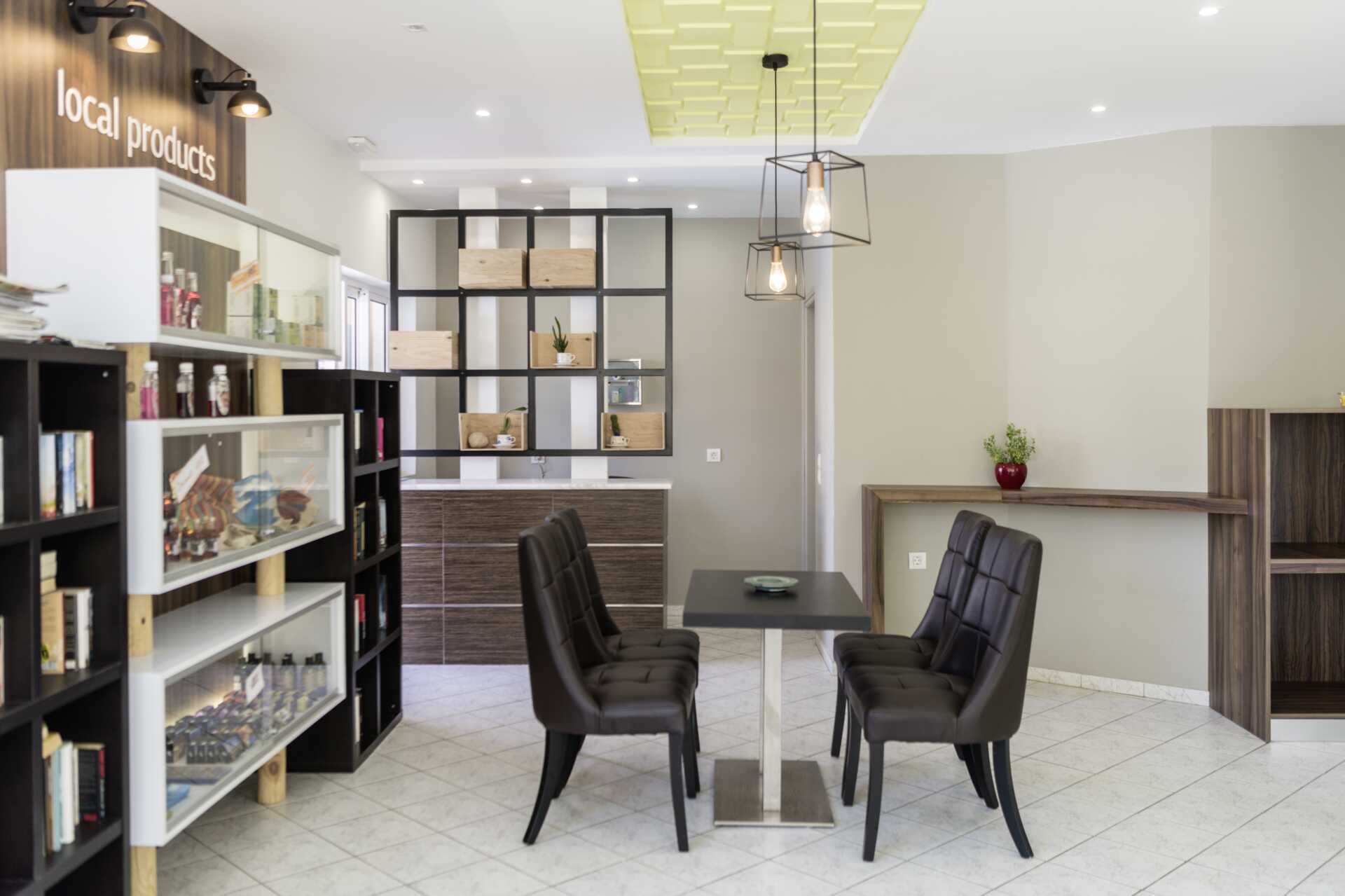 Køb lokale produkter på Hotel Mary i Platanias, Kreta.