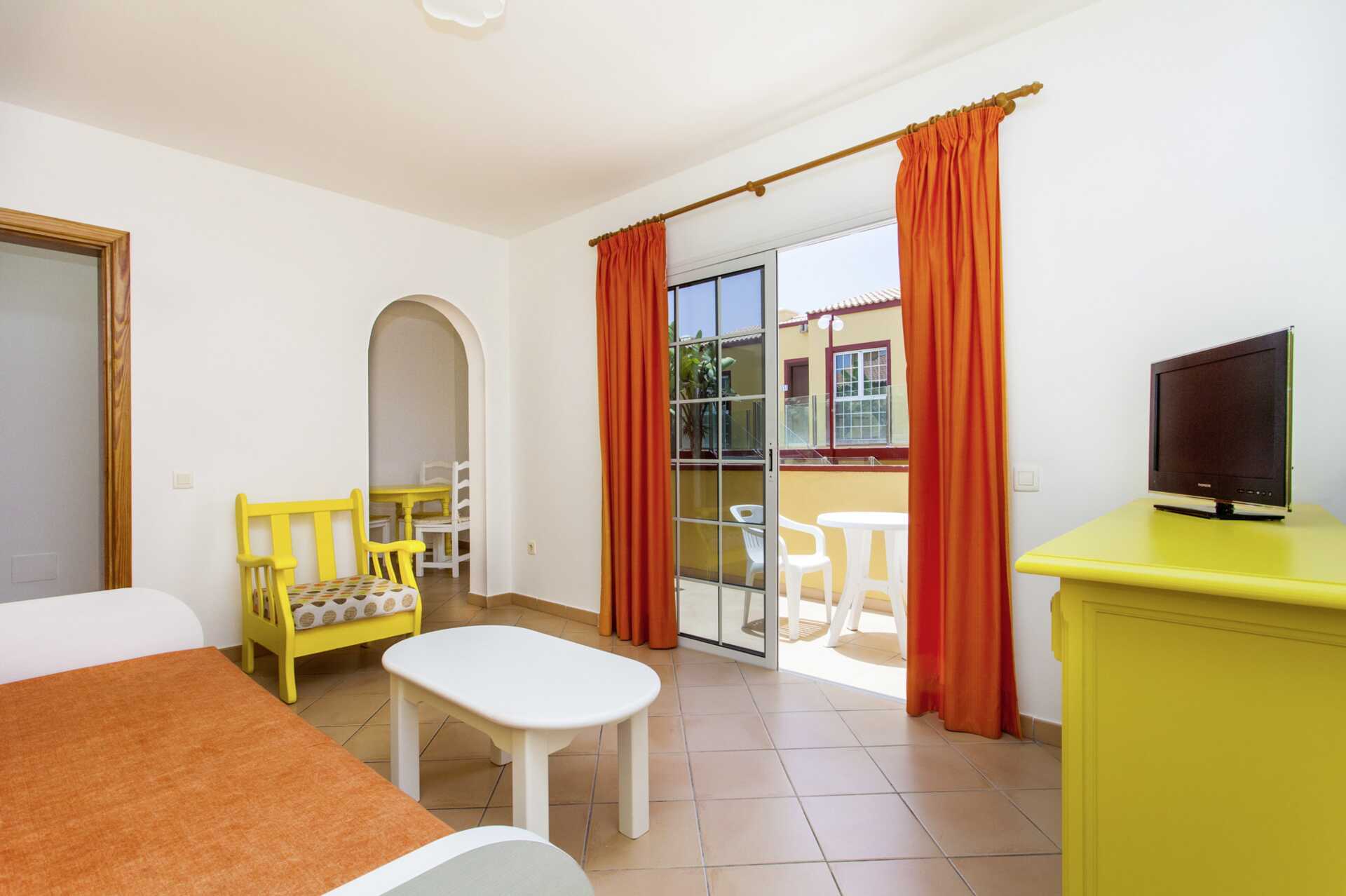 Større 2-værelses lejlighed på Maxorata Beach-hoteller i Corralejo, Fuerteventura.