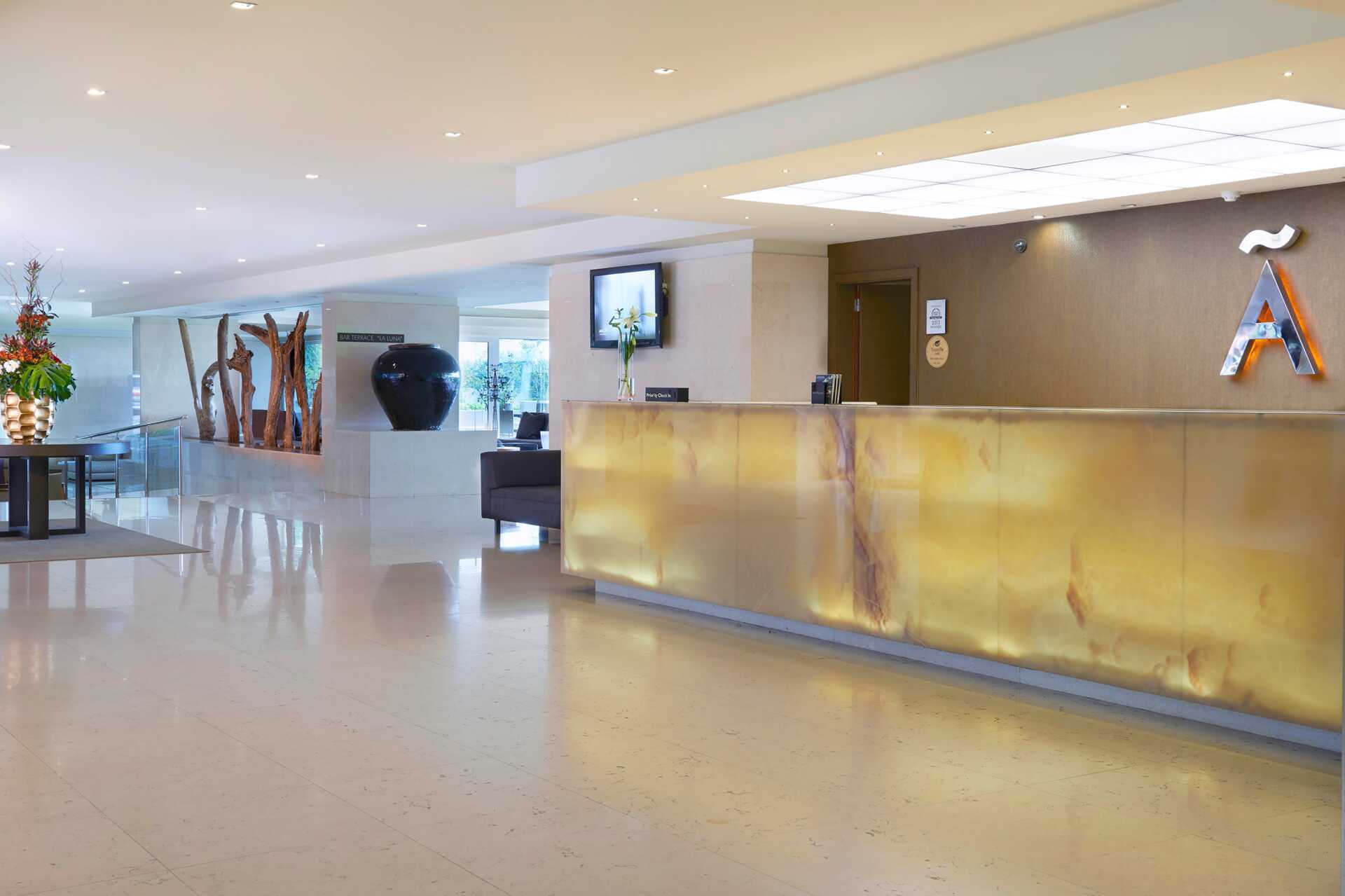 Reception på hotel Melia Madeira Mare på Madeira, Portugal.