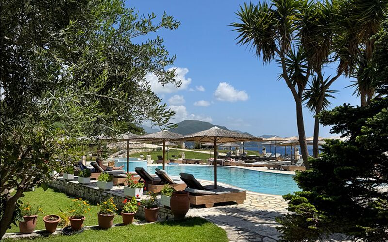Mikros Paradisos Hotel