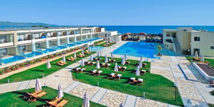 Poolområde på Hotel Minoa Palace Resort & Spa på Kreta, Grækenland.