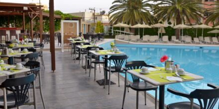 Pool på Hotel Minos i Rethymnon, Kreta.