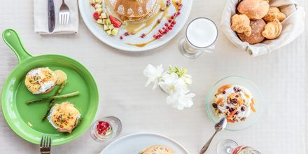 Brunch på hotel Mitsis Ramira Beach Hotel i Psalidi på Kos, Grækenland.