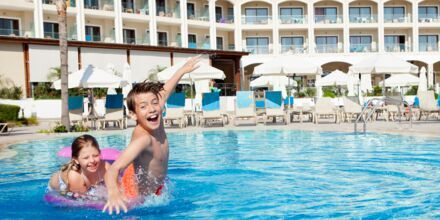 Hovedpoolen på Hotel Mythos Beach Resort Afandou på Rhodos