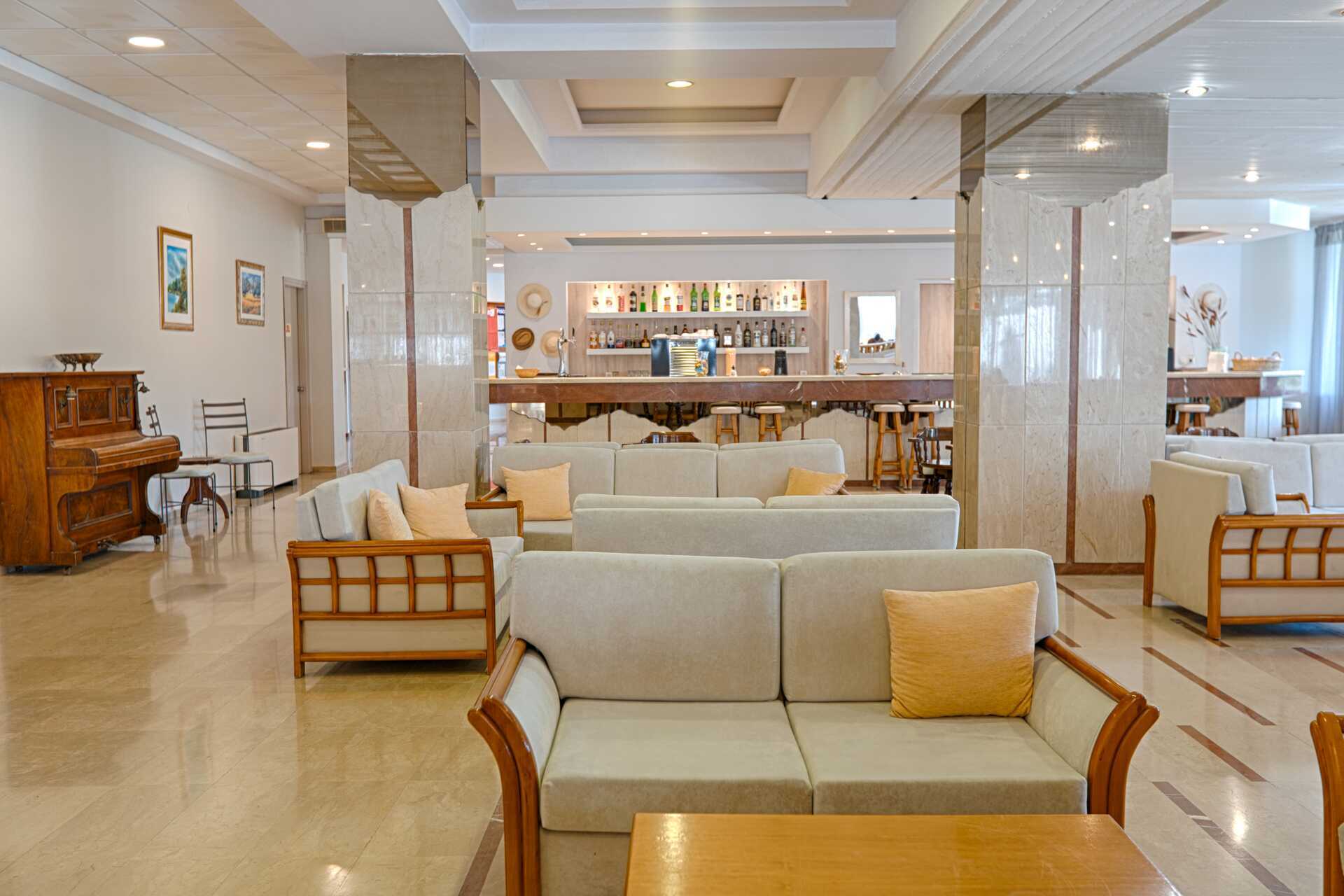 Bar på hotel Livadi Nafsika i Dassia på Korfu.