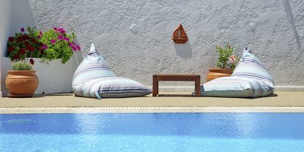 Poolområde på Hotel Nereides på Alonissos, Grækenland.