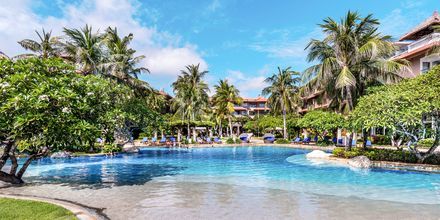 Poolområde på Hotel Nikko Bali Benoa Beach i Tanjung Benoa, Bali.
