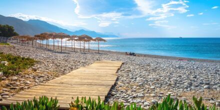 Smuk strand i byen Paleochora på Kreta, Grækenland.