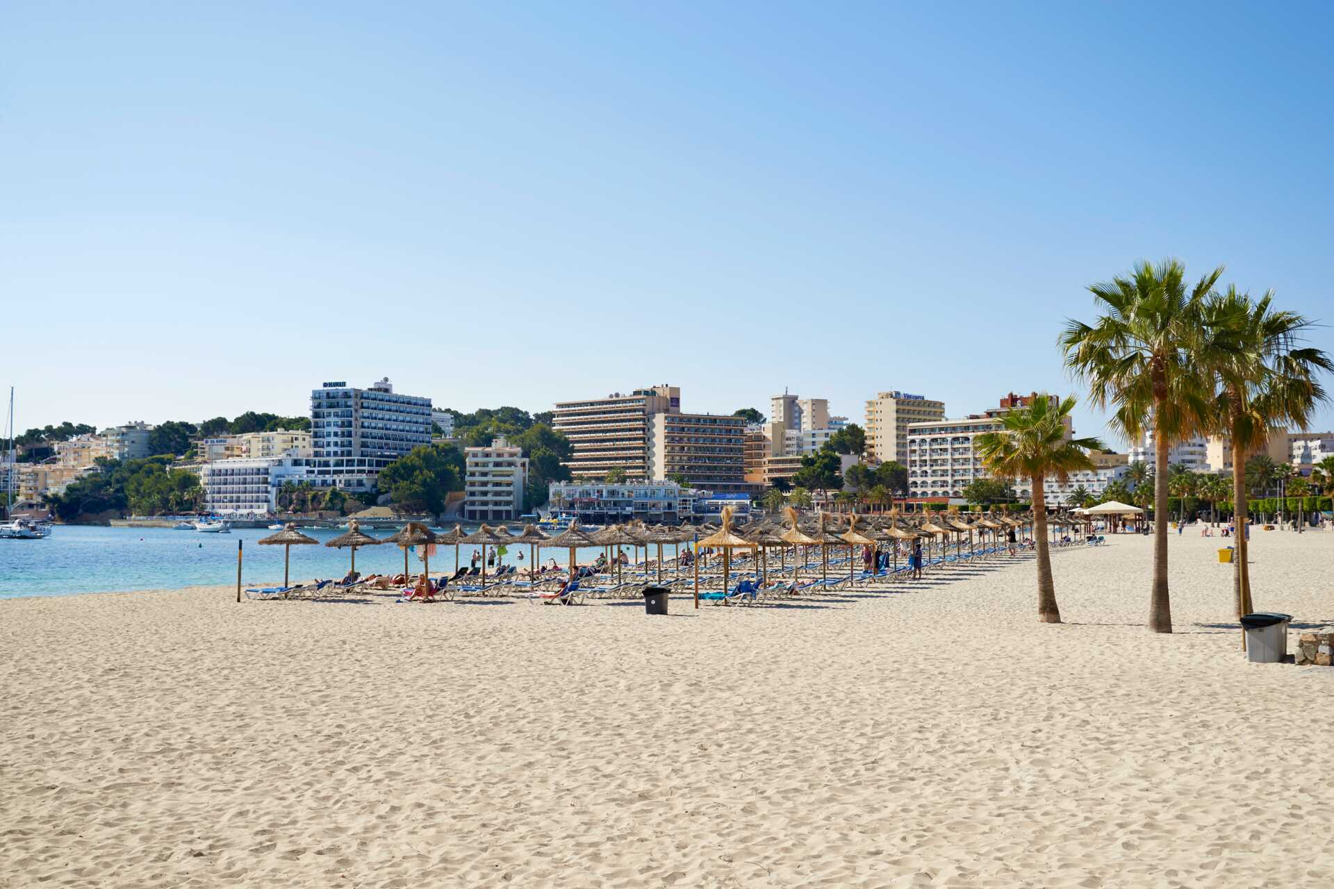 Stranden i Palma Nova på Mallorca, Spanien.