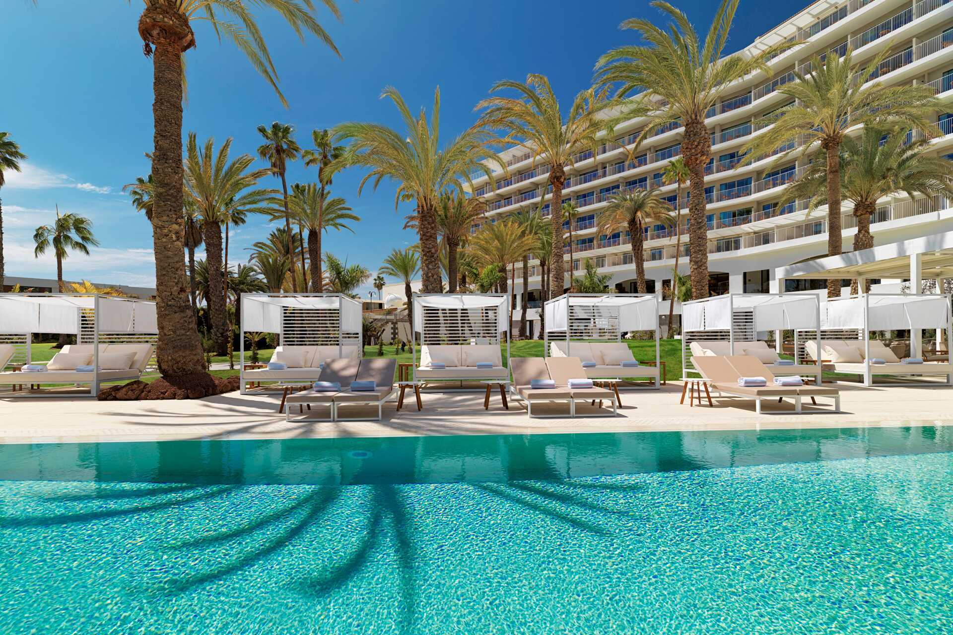 Pool for de gæster, der bor i en junior-suite