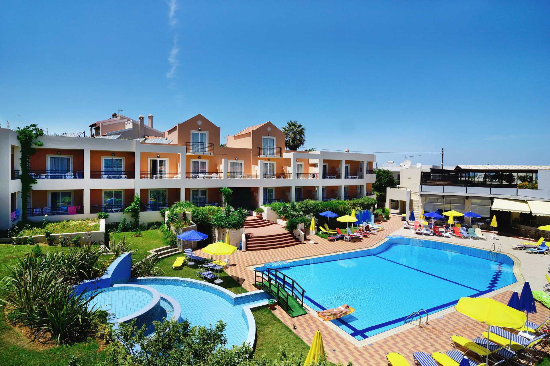 Poolområde på Hotel Pegasus på Kreta, Grækenland.
