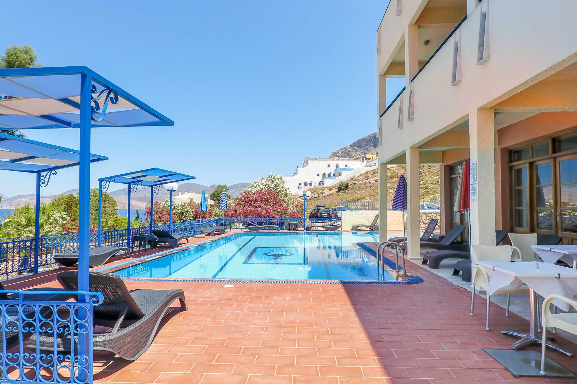 Poolområde på Hotel Philoxenia på Kalymnos, Grækenland