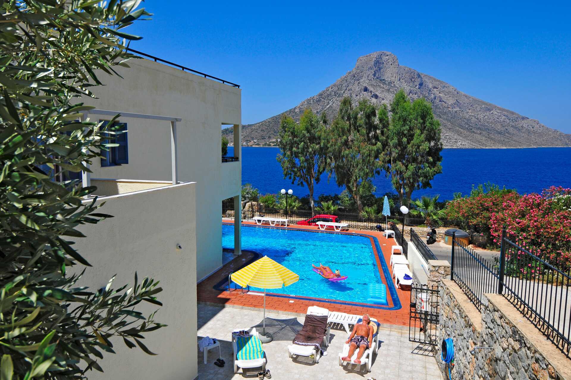Poolområde på Hotel Philoxenia på Kalymnos, Grækenland
