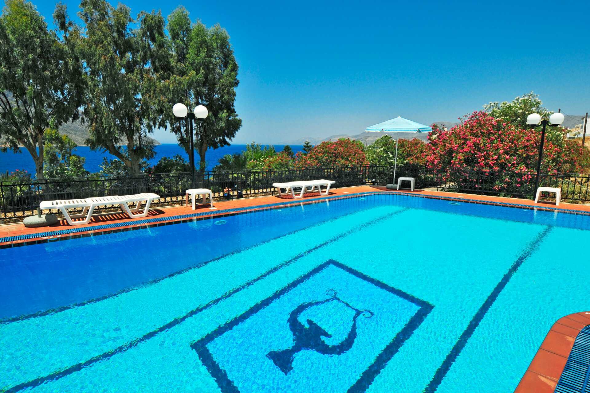 Poolområde på Hotel Philoxenia på Kalymnos, Grækenland
