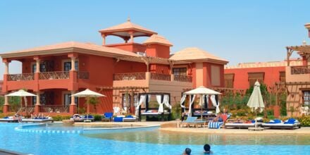 Poolområde ved Alf Leila Wa Leila Waterpark i Hurghada.