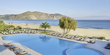 Poolområdet på Hotel Pilot Beach i Georgioupolis på Kreta, Grækenland.