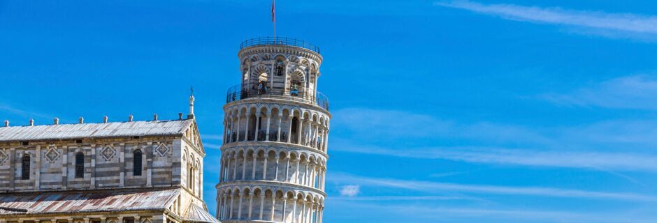 Det Skæve Tårn i Pisa er byens mest kendte seværdighed.