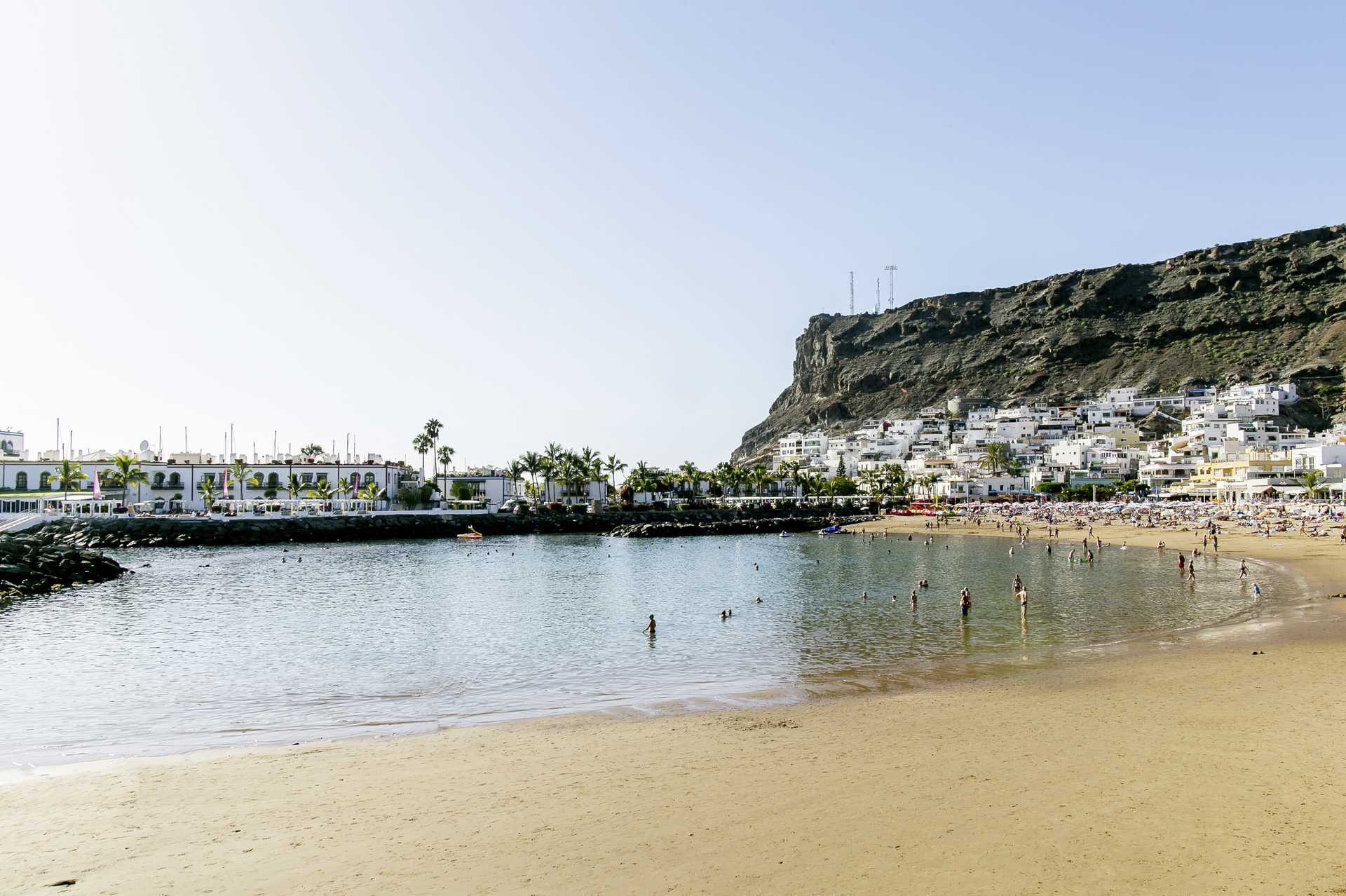Stranden ved Radisson Blu Resort & Spa i Puerto de Mogán på Gran Canaria.