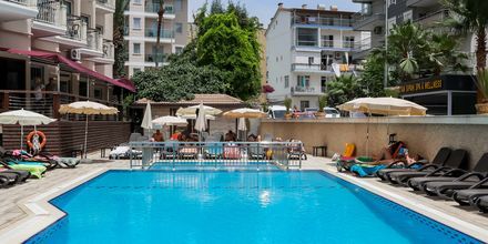 Poolområdet på hotel Riviera i Alanya, Tyrkiet.