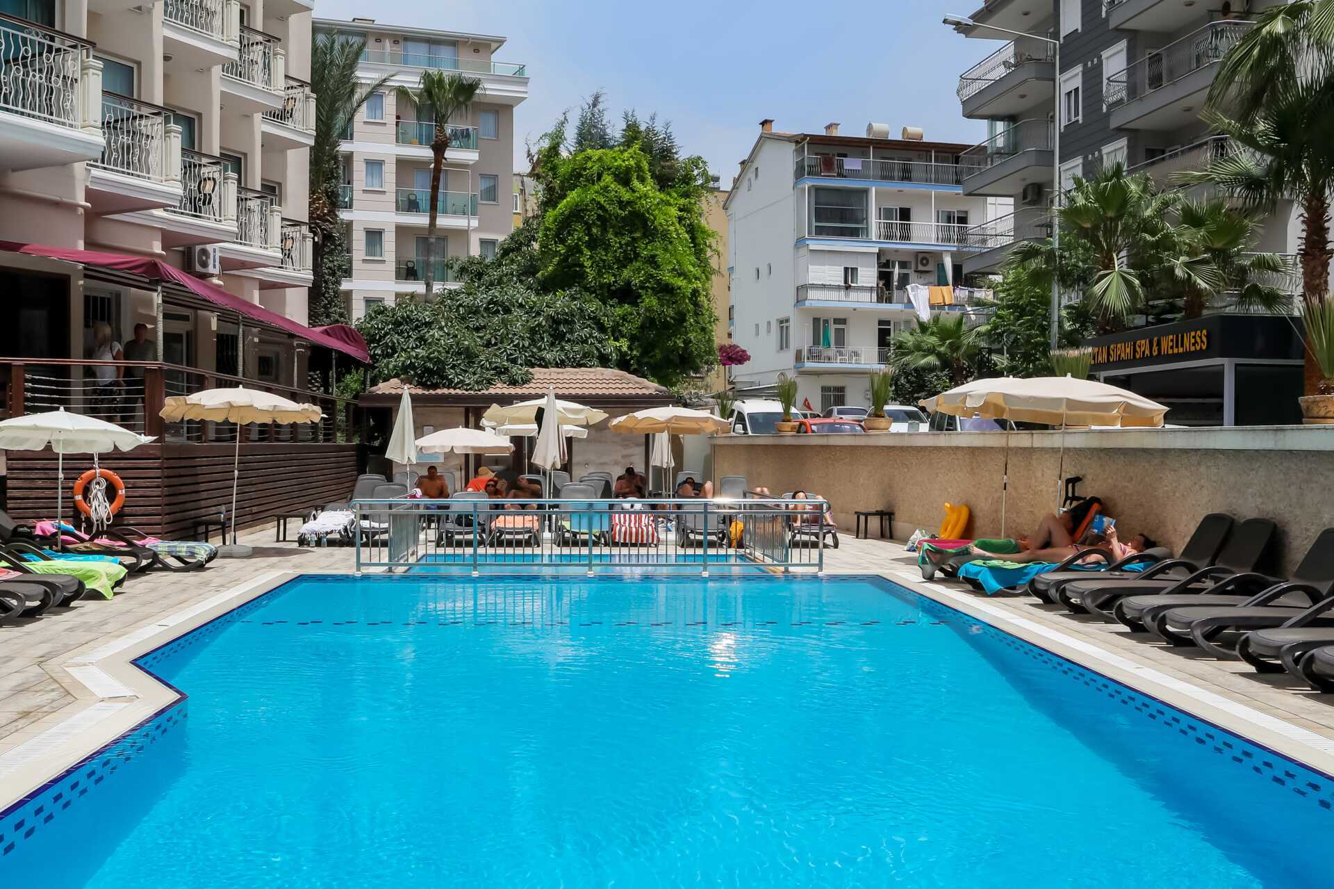 Poolområdet på hotel Riviera i Alanya, Tyrkiet.