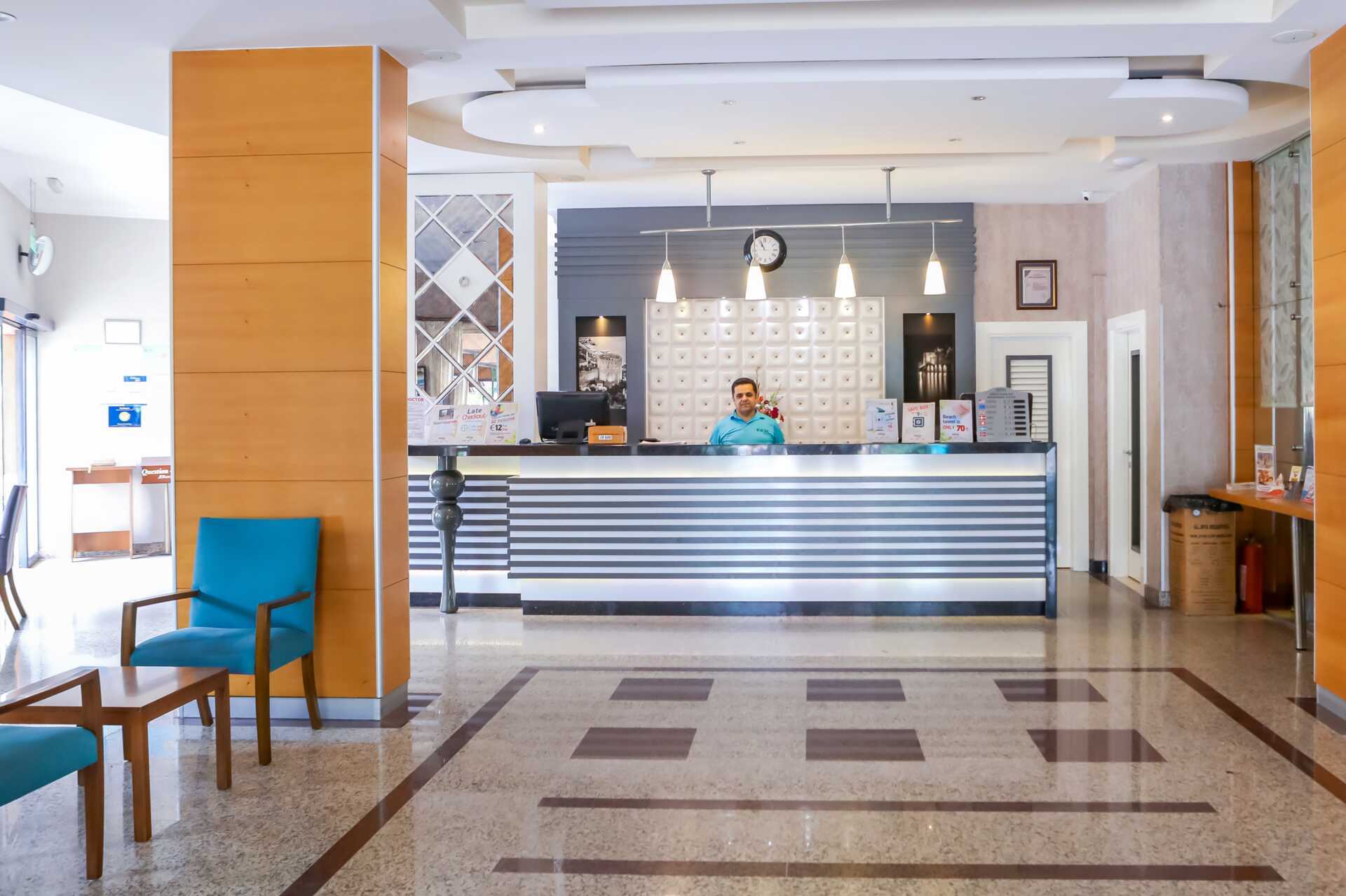 Receptionen på hotel Riviera i Alanya, Tyrkiet.