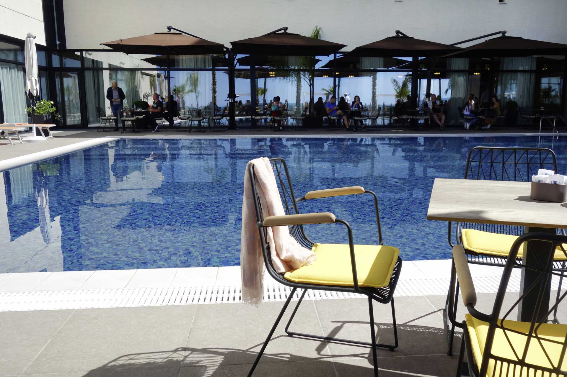 Poolområdet ved Royal G på Durres Riviera, Albanien.