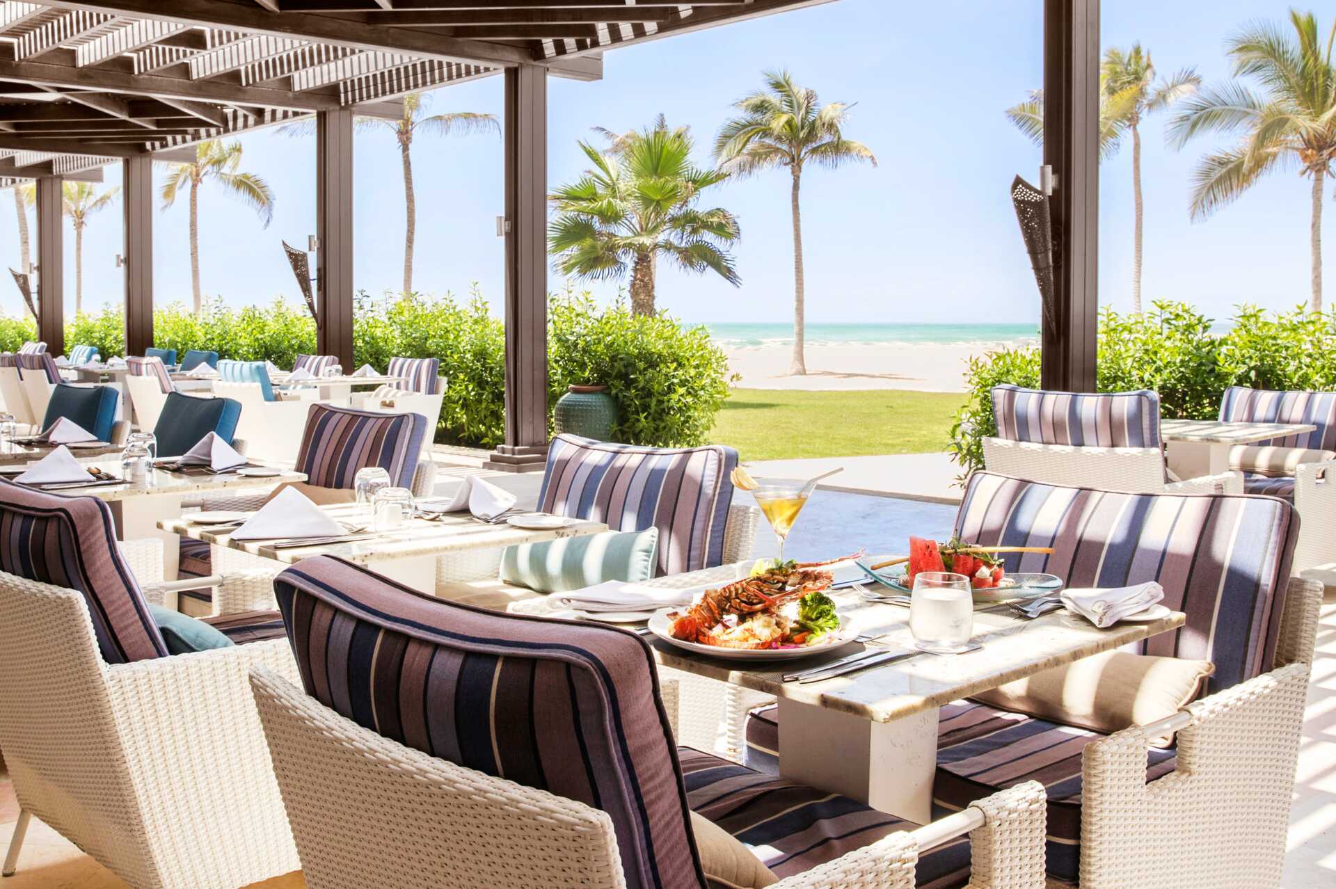 Strandrestaurant og bar på Salalah Rotana Resort, Oman