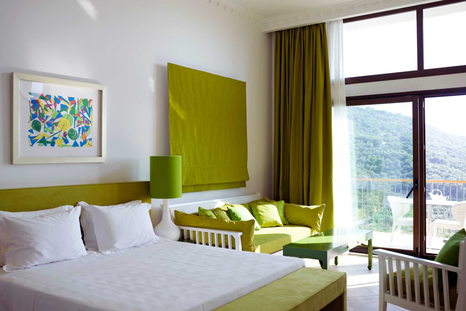 Deluxe-værelse på Salvator Hotel Villas &amp; Spa i Parga, Grækenland.