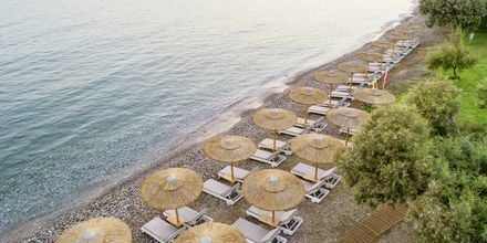 Stranden ved Hotel Samaina Inn i Karlovassi, Samos, Grækenland.