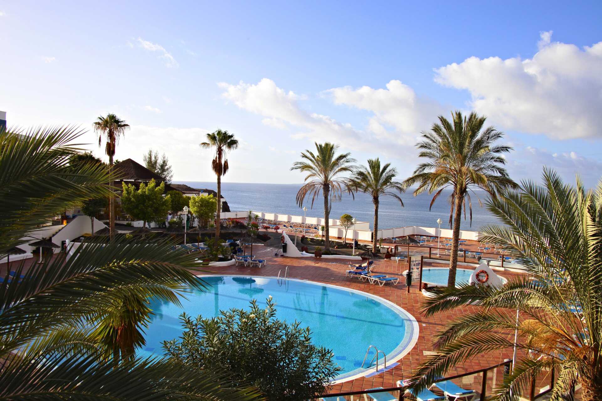 Poolområde på Hotel Sandos Papagayo Beach Resort på Lanzarote, De Kanariske Øer