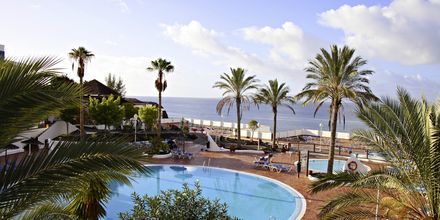 Poolområde på Hotel Sandos Papagayo Beach Resort på Lanzarote, De Kanariske Øer