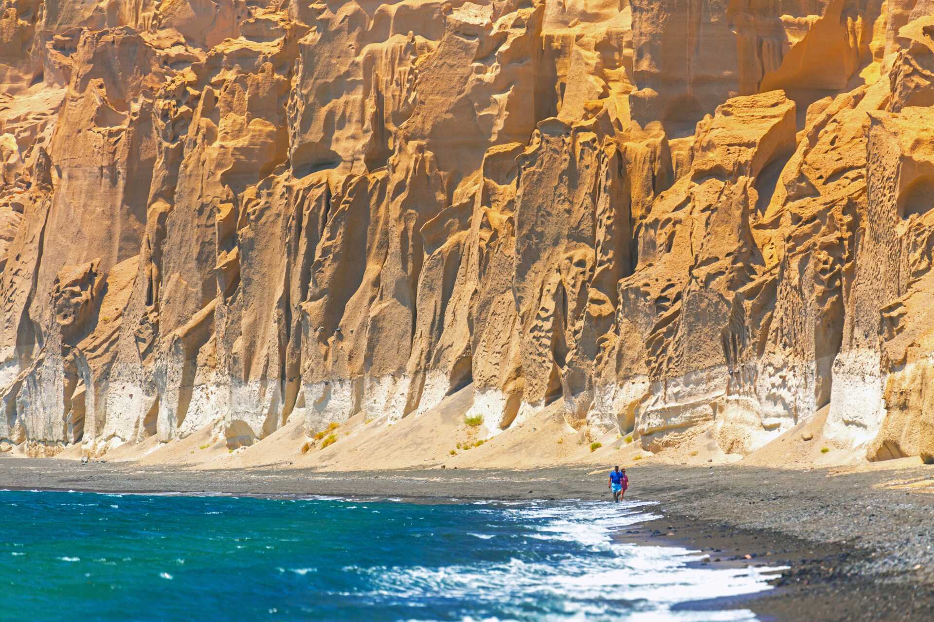 Stranden i Vlychada på Santorini, Grækenland.