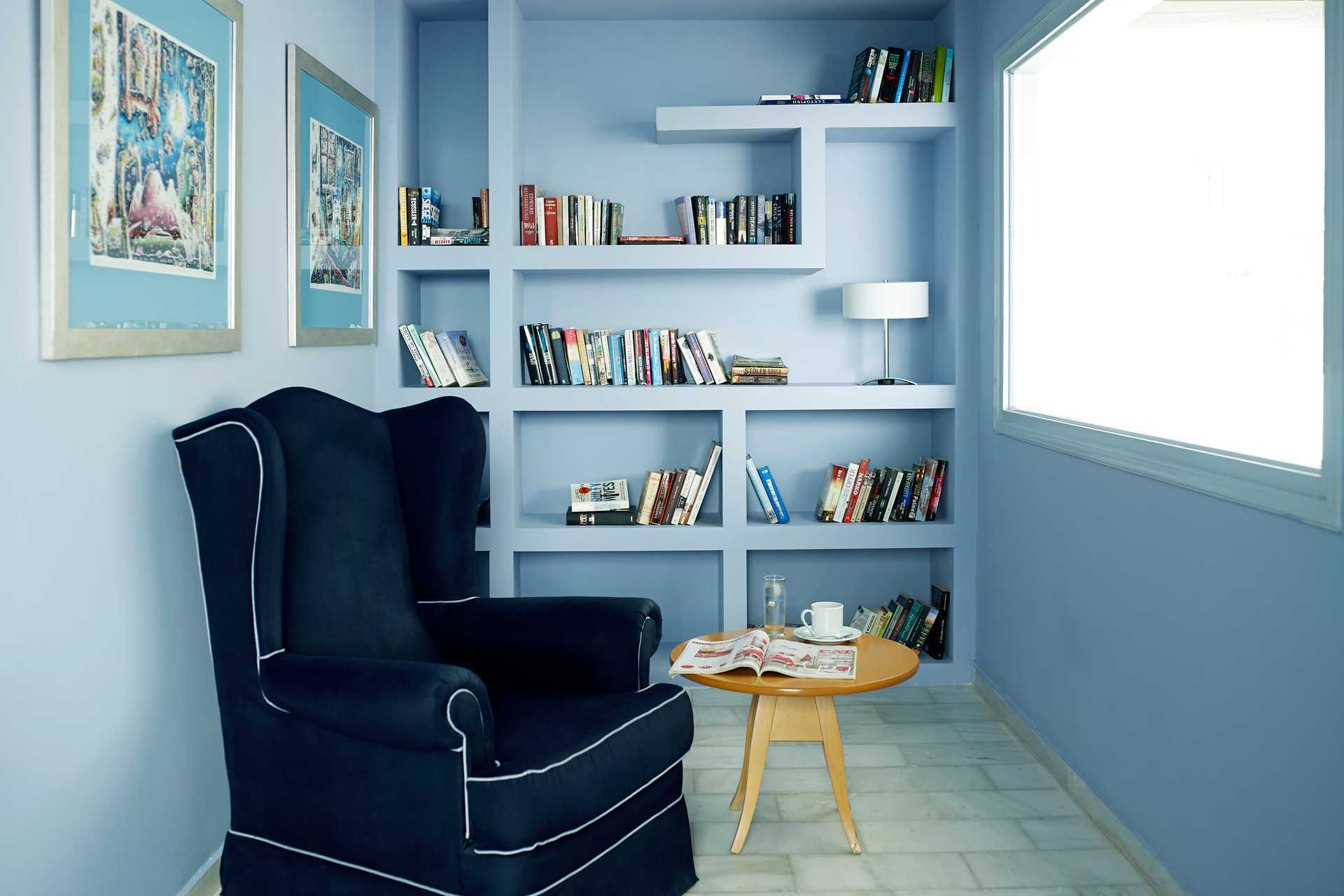 Lille bibliotek på Santorini Kastelli Resort i Santorini, Grækenland.