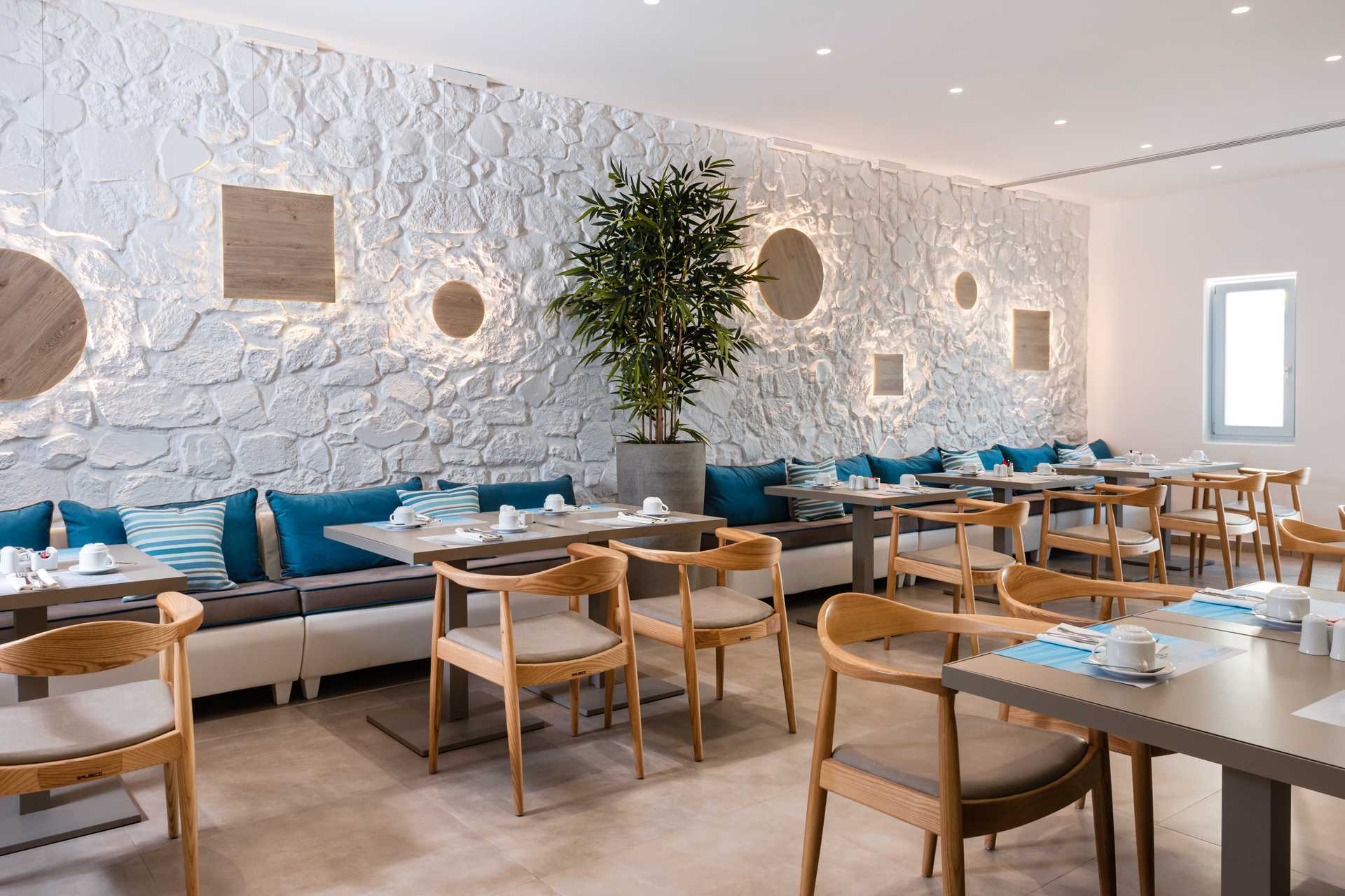 Restaurant på Santorini Kastelli Resort i Santorini, Grækenland.