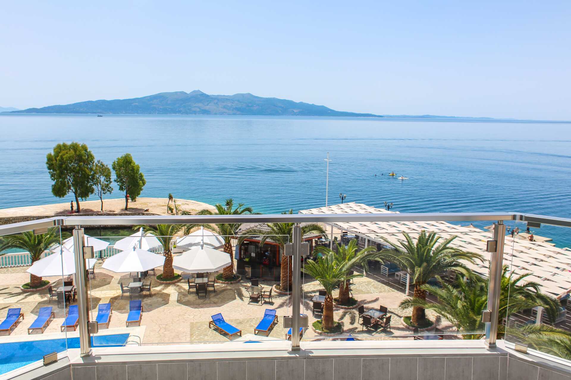 Dobbeltværelse med havudsigt på Hotel Saranda Palace i Albanien