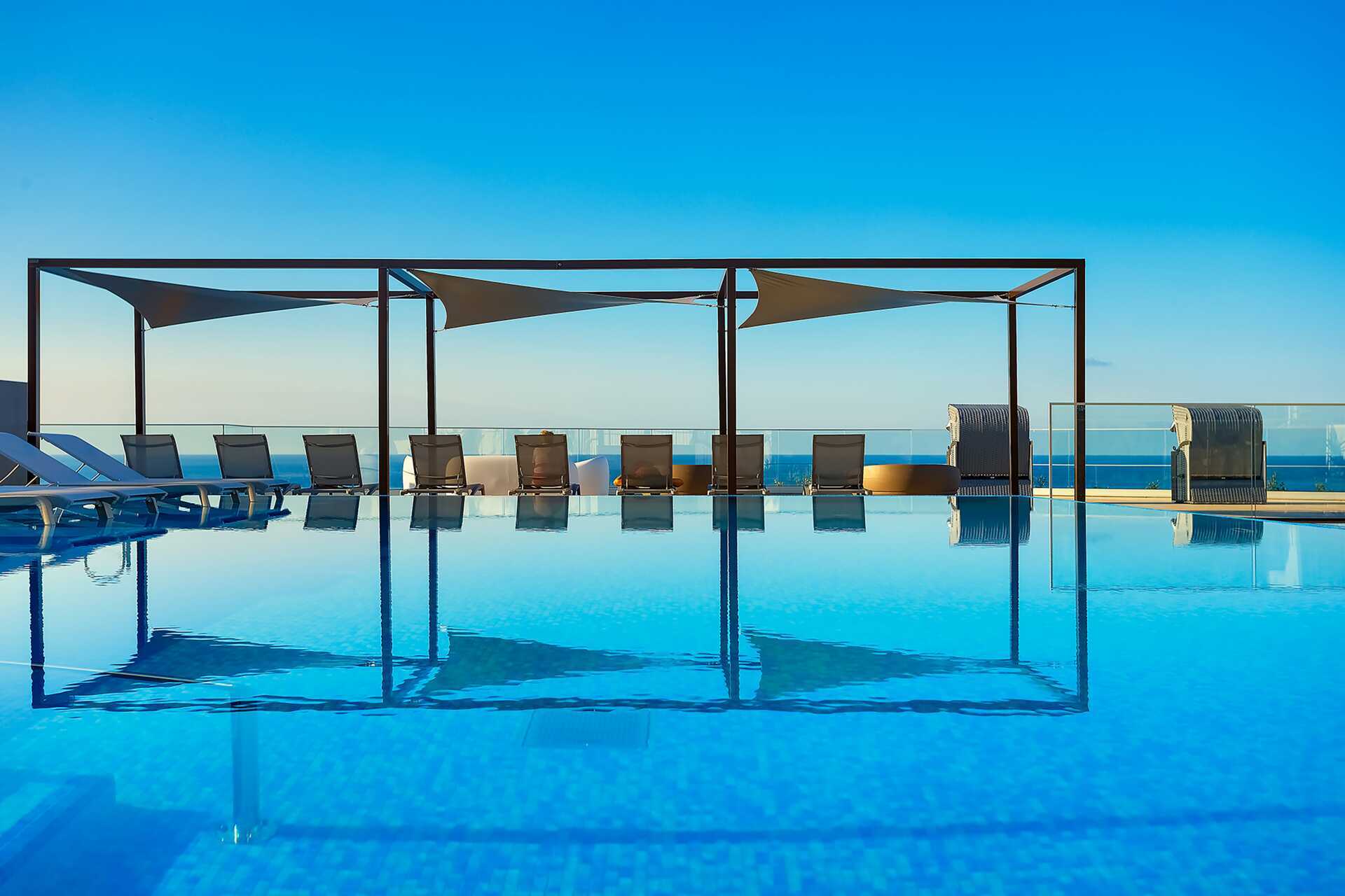 Havvandspool på hotel Sentido Galomar på Madeira, Portugal.